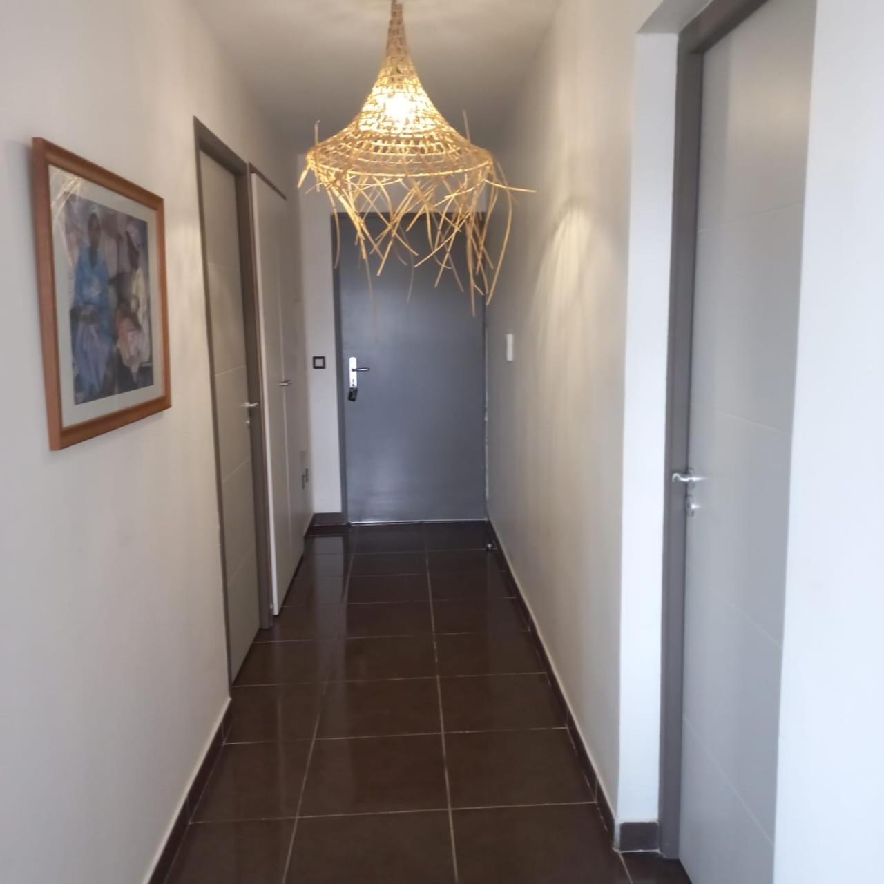 Les Pieds Dans L'Eau Chez Syl Apartment Le Moule Luaran gambar